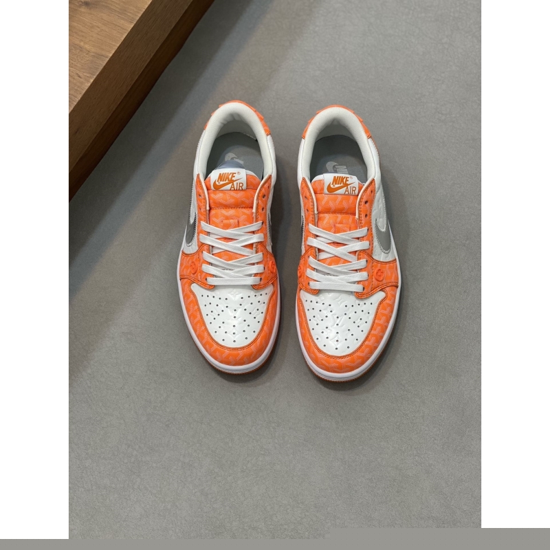 l**is V*t*n sneakers